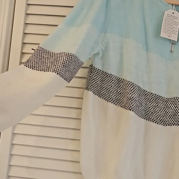 Made with love blue skies chevron Zipup crew neck sweater. Size medium NWT - Picture 4 of 6